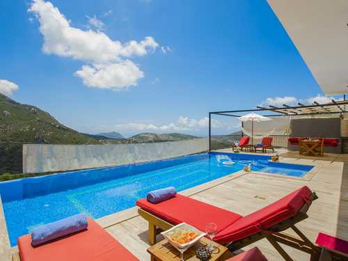  gece  -  Kasım
  | Kalkan İslamlar'da Jakuzili ve Isıtmalı Havuzlu Romantik Villa Tatili